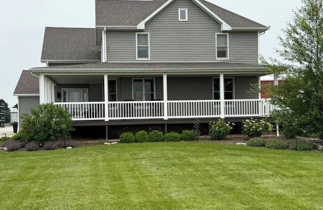 The Shively House, A Cozy Country Home Retreat