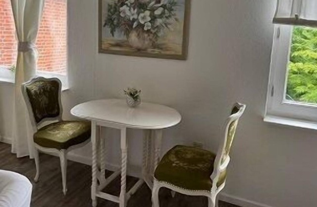The small furnished apartment is approx. 23 m2 and is located in our apartment house Kunaustraße.