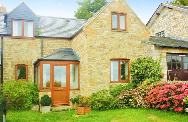 The Stables - a house that sleeps 4 guests in 2 bedrooms