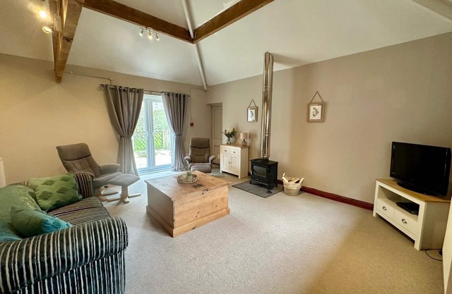 The Stables - detached bungalow in Alton