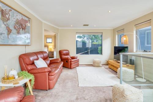 The Stirling - Experience the Sea to City Lifestyle