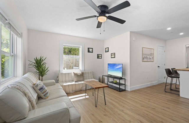 The Surf Suite | Dog | Near AMI | Near IMG | Patio | TV