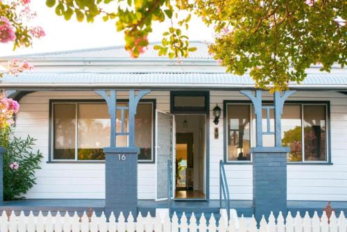 The Sweet Grapevine Cottage