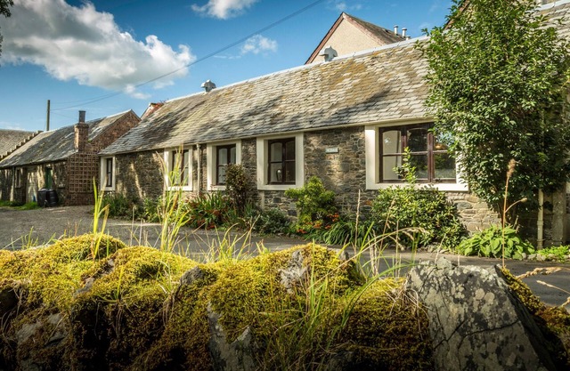 The Trail House - 5 Bedrooms, sleeping up to 10 near Glentress & Peebles