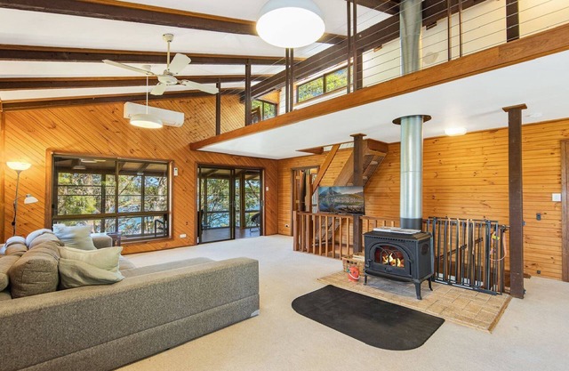 'The Treehouse on Hardys' by Accom Holidays