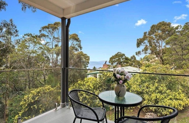 "The Treetops Nest" Apartment-self contained