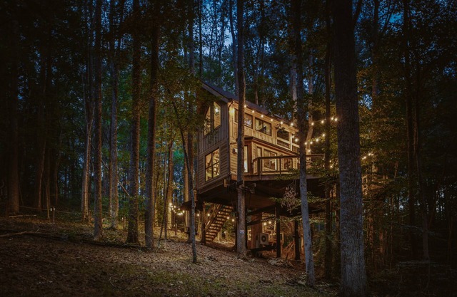 The Tulip Treehouse | Hocking Hills