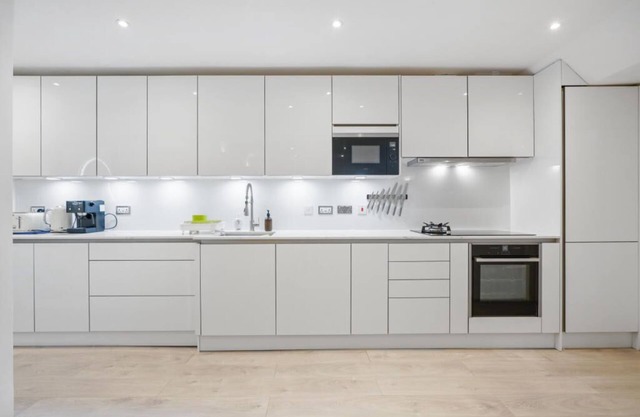 The Urban Oasis - Stunning 2BDR home with Private Patio