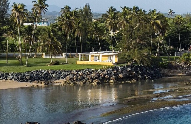 The Views Will Take Your Breath Away - Romantic Villa on the Beach