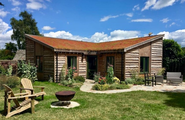 The Viking Hutte - Boutique Scandi getaway 5 minutes from the sea