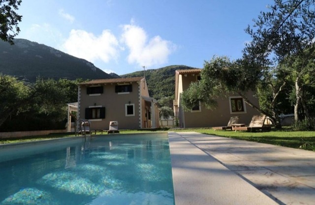 the villa is located in the 5 miutes from the beautiful Paleokastritsa in Corfut