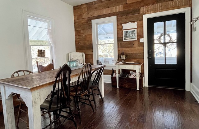 The Village Inn Chautauqua Lake: Cozy Boutique Stay in Charming Lakewood