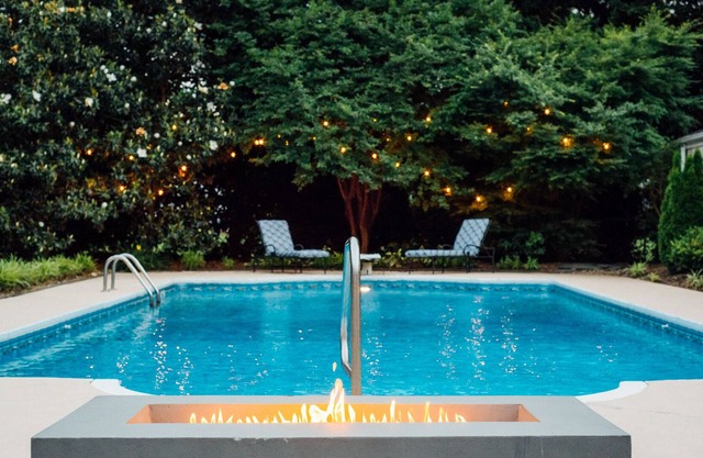 "The Ville" Amazing location, 4.2 mi to downtown + private pool.