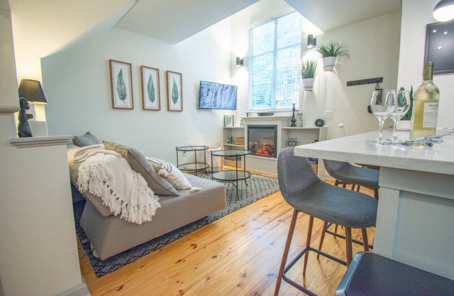 The Wanderer - Walk To Downtown - On Bike Trail