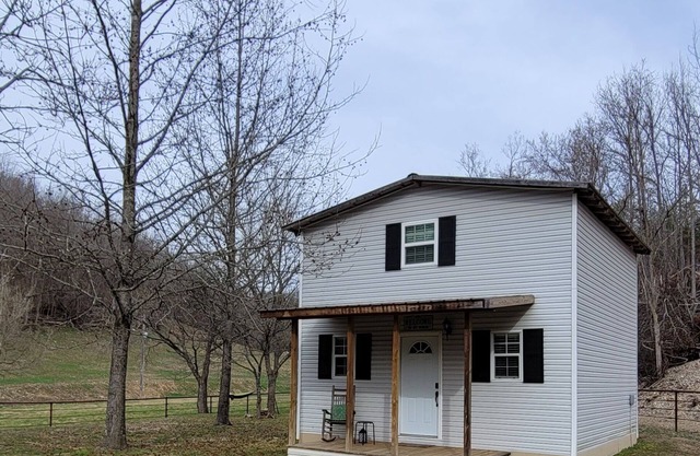 The Wee Nook, just 3 miles from Carver Landing!
