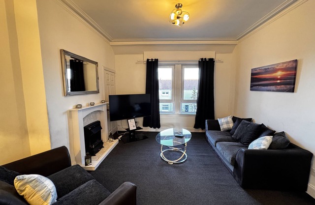 The Wellesley Apartment - sleeps 5 guests in 4 bedrooms