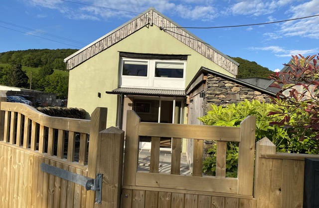 The Wheelhouse at Staveley - Characterful & Modern Holiday Home with SAUNA