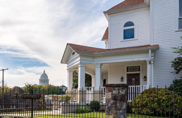 The White House in Capitol View- 4-Bed, 5.5-Bath