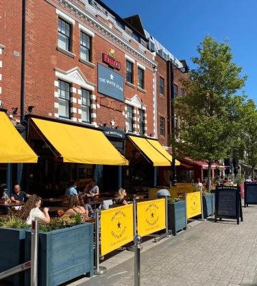 The White Star Tavern