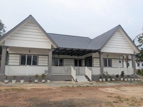 The White Villa