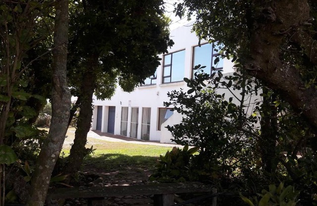 The Whitehouse at Oysterbay with dream views