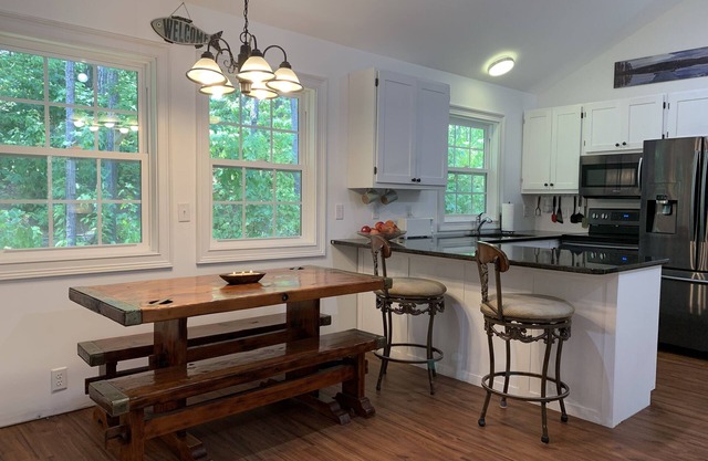 The “Wood”shop, 2 bedroom loft apartment on a quiet cove.