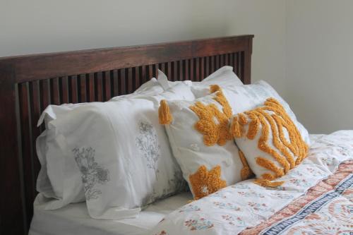 The Woodlands Hideaway - Warm & Cosy Acreage Guesthouse