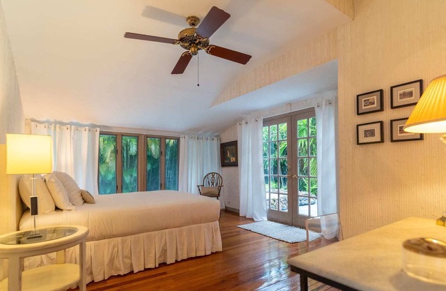 The Writers Retreat- Lush Garden With Pool