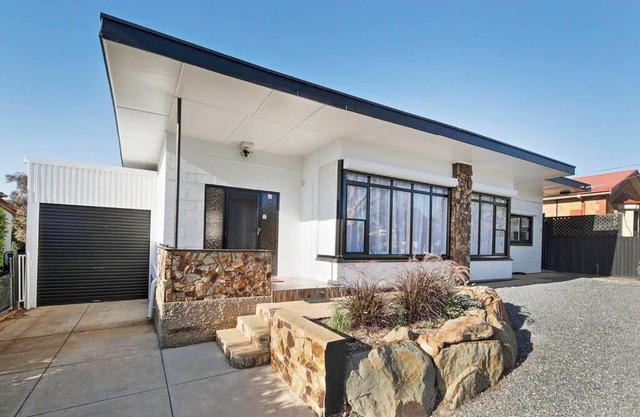 The Zebra - 4Bdrm Slps 8 2 Bathrm Wi-Fi