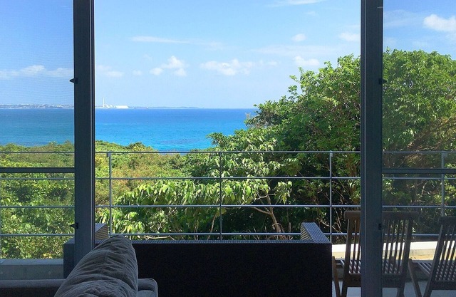 Theme Suite 101 Overlooking the sea A modern mansion designed by an architect and a photographe/Uruma Okinawa