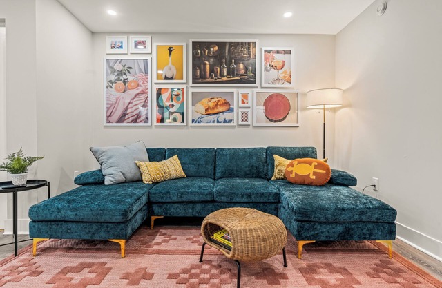 Therapeutic 2 King Bedroom Apartment in Downtown Conshohocken