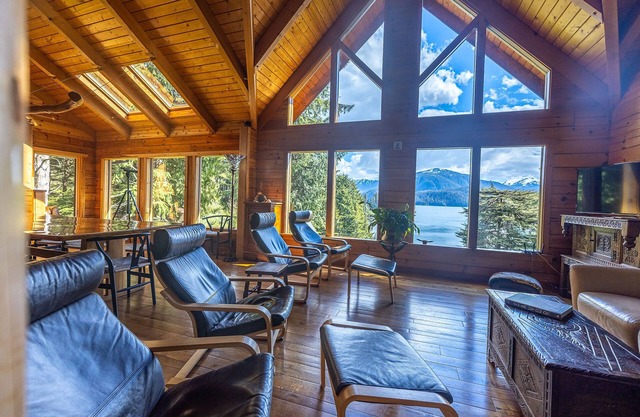Thimbleberry Bay House