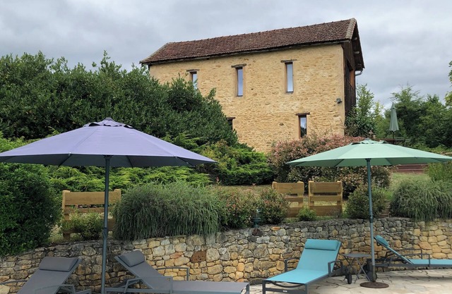 Things in life: le séchoir à tabac, charming gîte with large swimming pool
