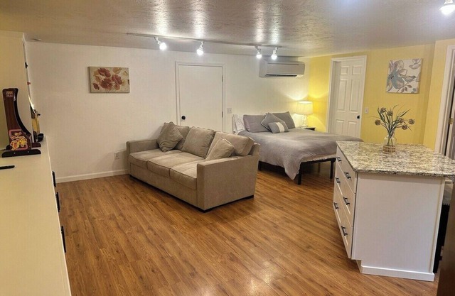 This apartment is a 1 bedroom(s), 1 bathrooms, located in Medford, OR.