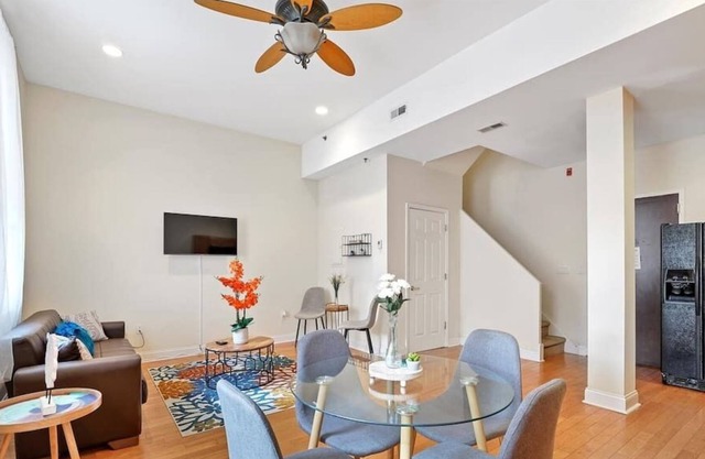 This apartment is a 2 bedroom(s), 2 bathrooms, located in Philadelphia, PA.