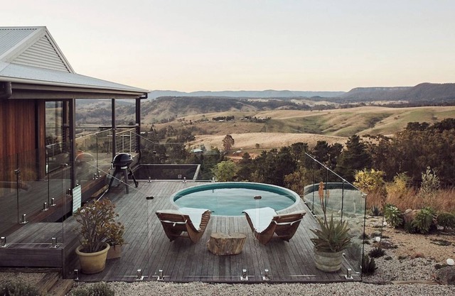This cabin is a 0 bedroom(s), 1 bathrooms, located in Kanimbla, NSW.