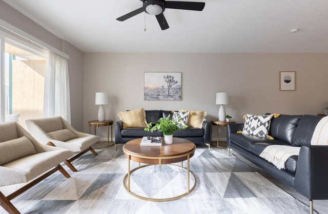 This condominium is a 2 bedroom(s), 2 bathrooms, located in Phoenix, AZ.