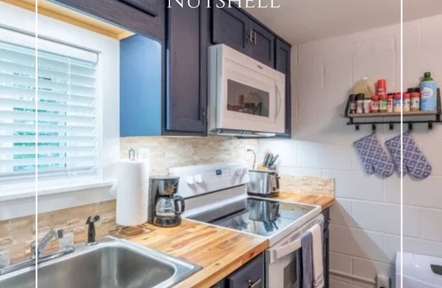 This cottage is a 1 bedroom(s), 1 bathrooms, located in Newland, NC.