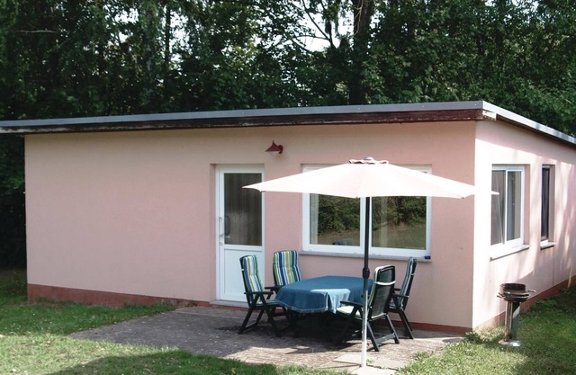 This cozy furnished bungalow in beautiful Brandenburg is located in a vacation settlement, also a ca