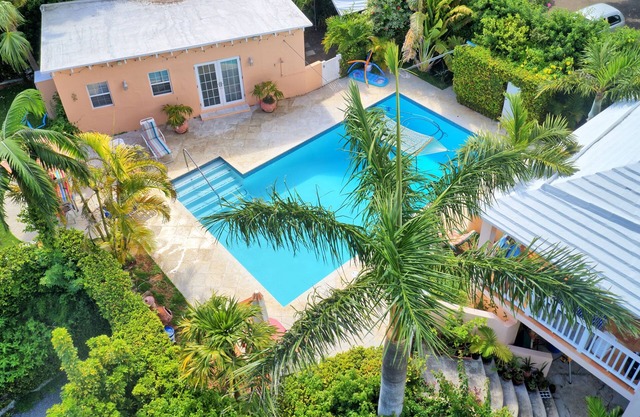 This is great for a weekend getaway ! With quick flights from the East Coast
