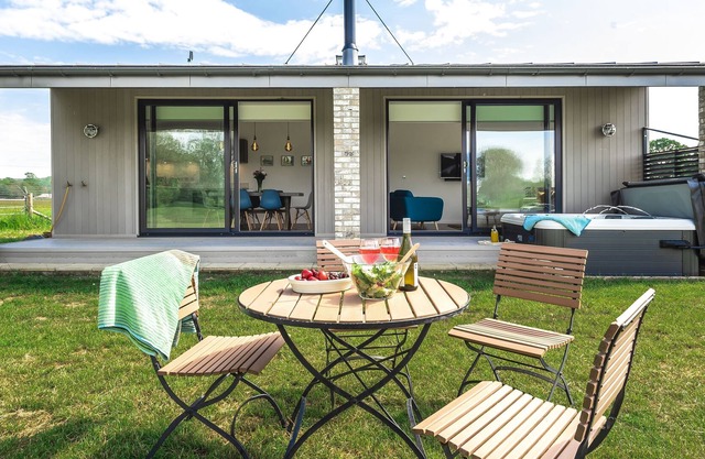 This luxury lodge is contemporary in style, and light filled throughout.