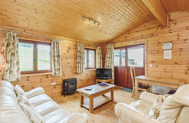 This luxurious lodge is the perfect retreat for spoiling someone special.