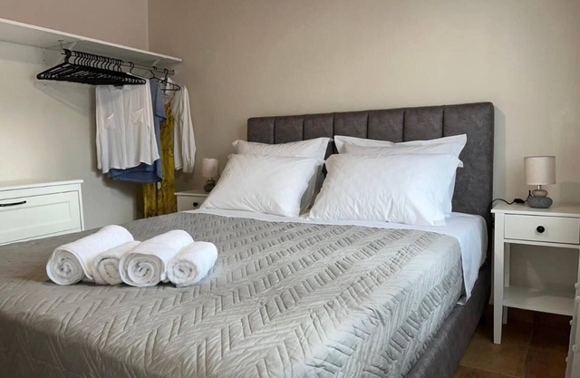 This modern and stylish apartment is located in the center of Christos, Raches.