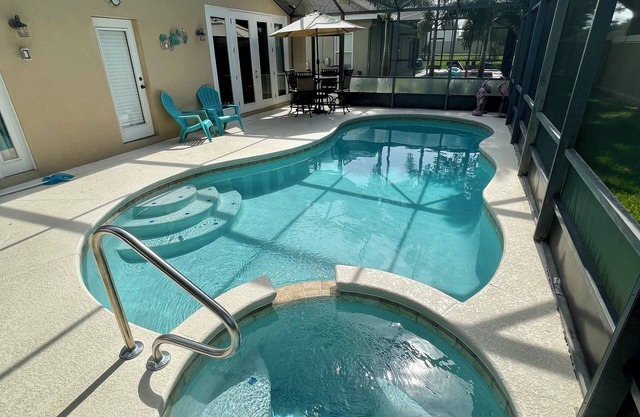 This Oasis is yours for a relaxing, quiet time. Enjoy all Florida has to offer!