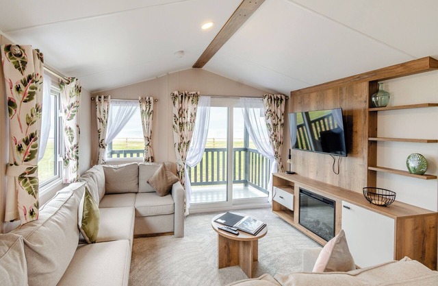 This stunning holiday home with a double bedroom and en suite W.