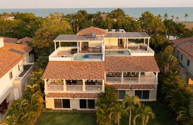 This villa is a 5 bedroom(s), 5 bathrooms, located in Buenaventura, Cocle.