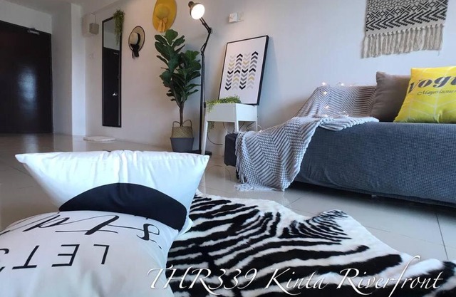 THR339 Kinta Riverfront Suites -6pax