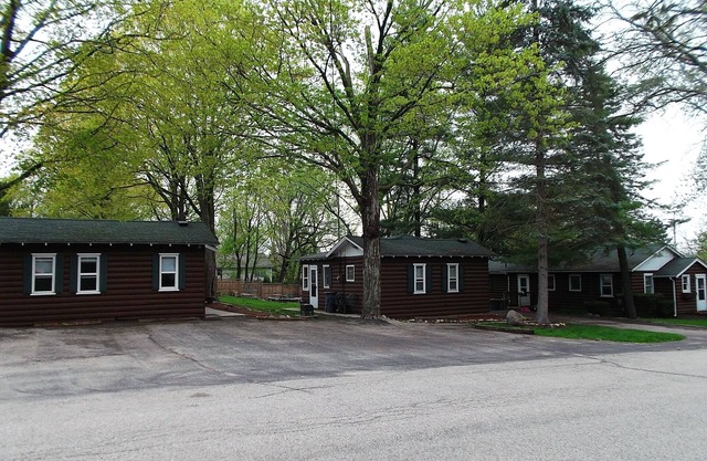 Three Bed Sleeping Cabin
