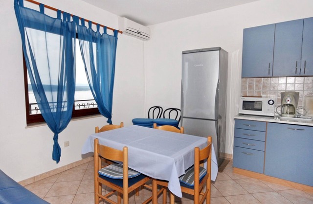 Three bedroom apartment with balcony and sea view Crikvenica (A-5493-a)