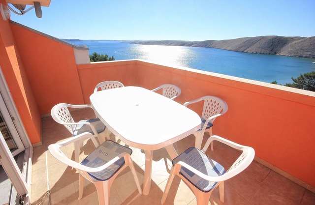 Three bedroom apartment with terrace and sea view Vlašići, Pag (A-9324-c)